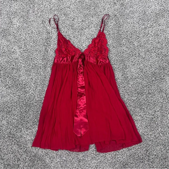 Victoria’s Secret Red Flowy Lace Adjust Strap Baby Doll Top Women’s Size Medium - Picture 2 of 8